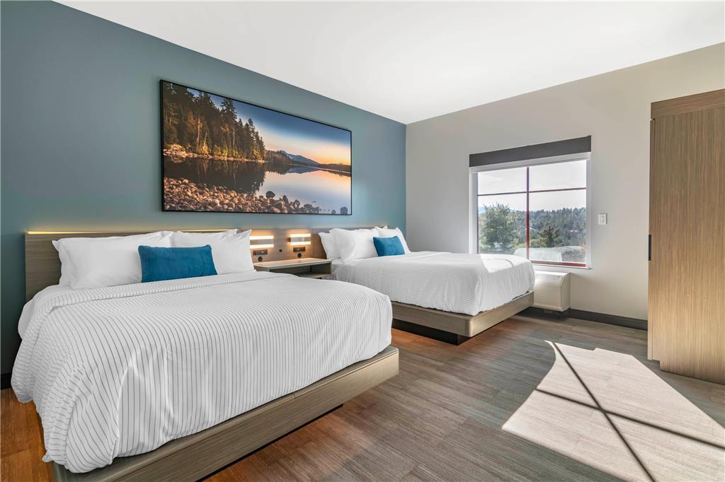 Cambria Placid - Lakeside Hotel