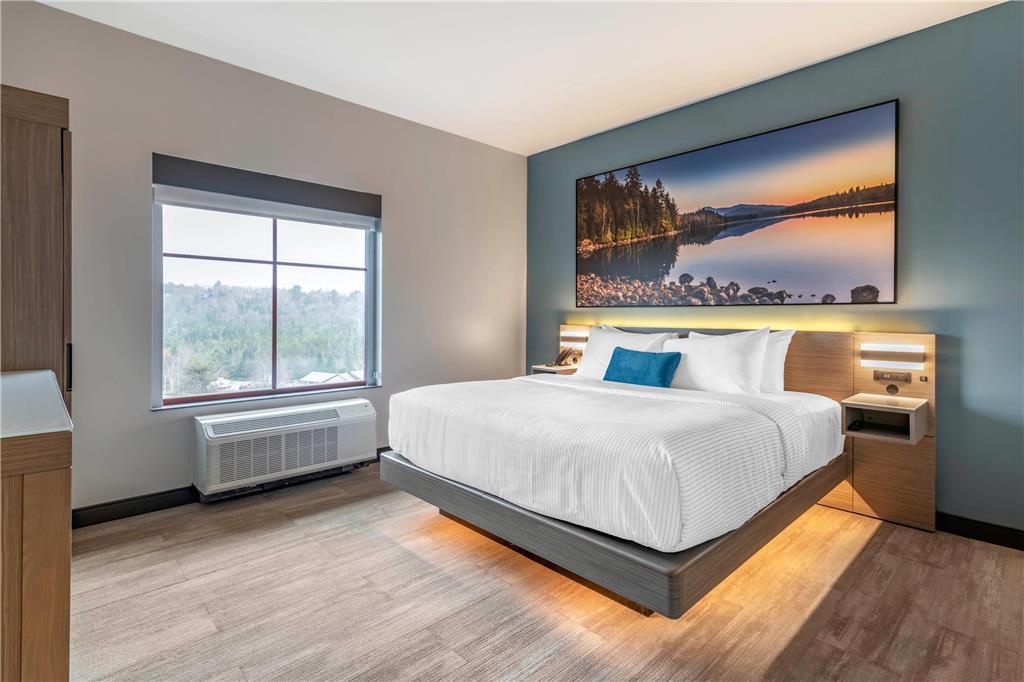 Hotel Cambria Placid - Lakeside