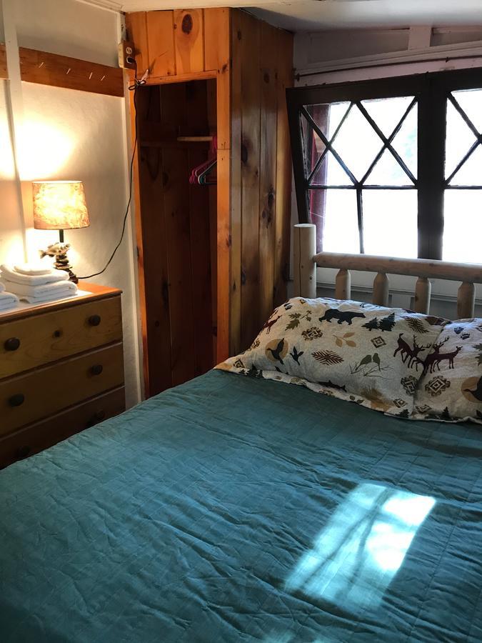 Tail O' The Pup Evergreen Cabins Campsite Lake Placid