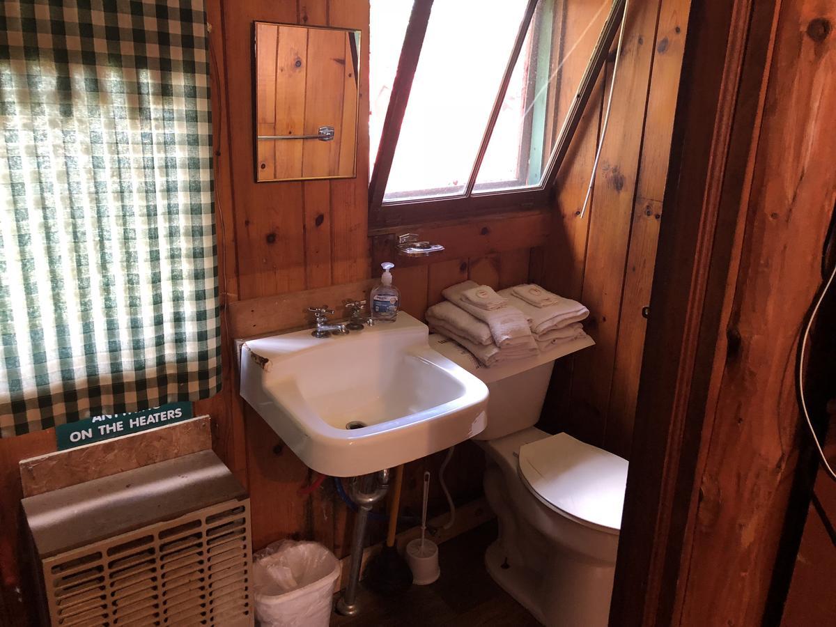 Tail O' The Pup Evergreen Cabins Lake Placid