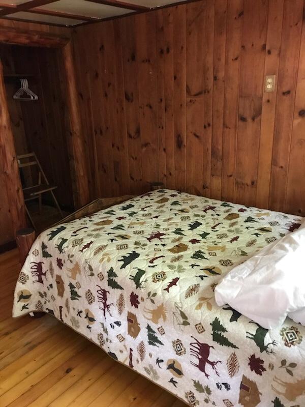 Tail O' The Pup Evergreen Cabins Campsite